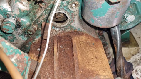 Vattenpumpen läckte in i motorn